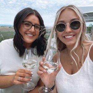 Meet your Posher, Nicole